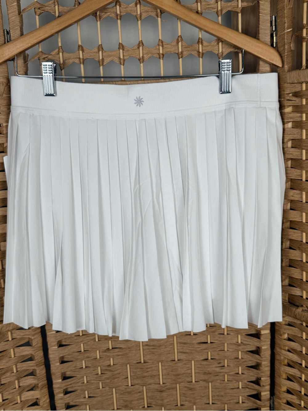 NWT Athleta Match Point Pleated Skirt with Built-In Shorts Size Large White - Picture 2 of 11